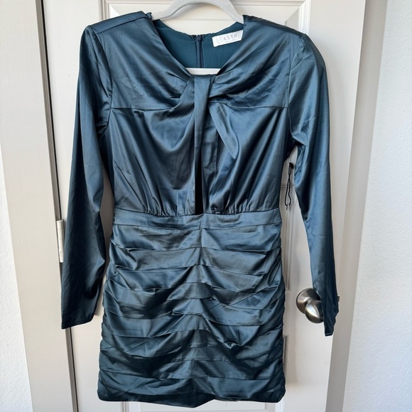 ASTR The Label Petrova Satin Front Cutout Long Sleeve Mini Dress Sz M Dark Teal - Picture 13 of 13